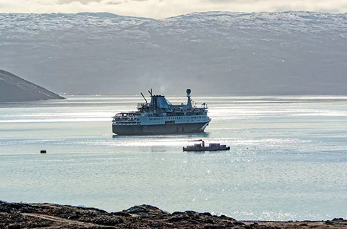 kangerlussauq-greenland-cruise-iceberg