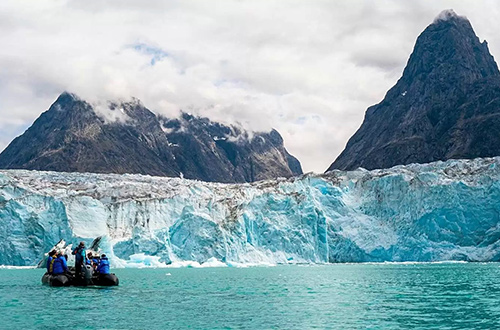 kangerlussuatsiaq-zodiac-cruise-glacier