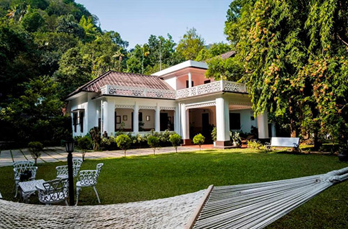 exterior-garden-vanilla-county-plantation-homestay-kottayam-kerala-india