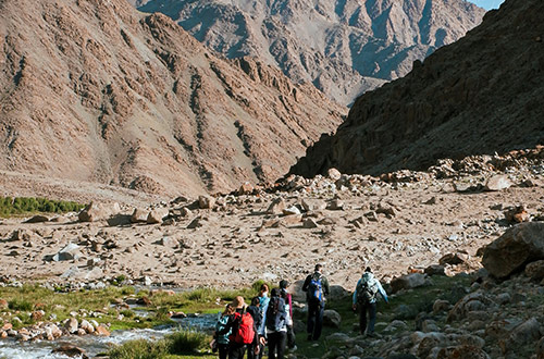 hikers-ladakh-india