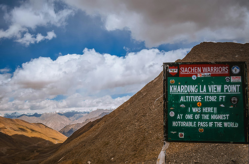khardung-la-pass-ladakh-india