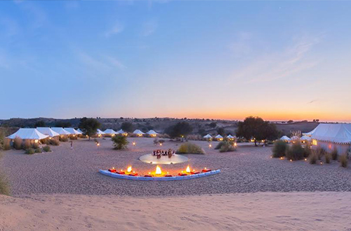 manvar-resort-desert-camp-rajasthan-india-bonfire-dinner