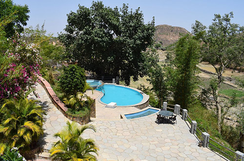 outdoor-pool-kumbhalgarh-forest-retreat-kumbhalgarh-rajasthan-india