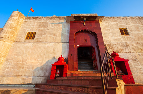 savitri-mata-temple-entrance-pushkar-rajasthan-india
