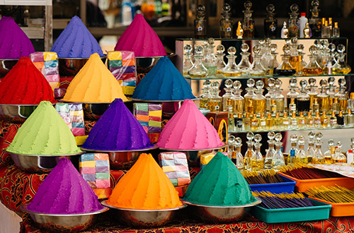 spices-incense-oils-and-holy-color-powders-at-the-street-market