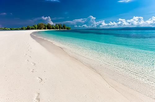 mombasa-white-sand-beach