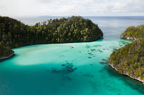 raja-ampat-indonesia-wayag-lagoon