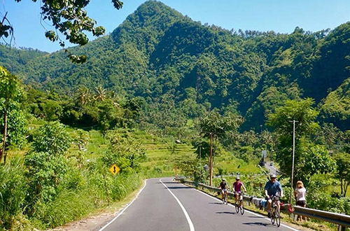 sidemen-valley-bali-indonesia-bikers
