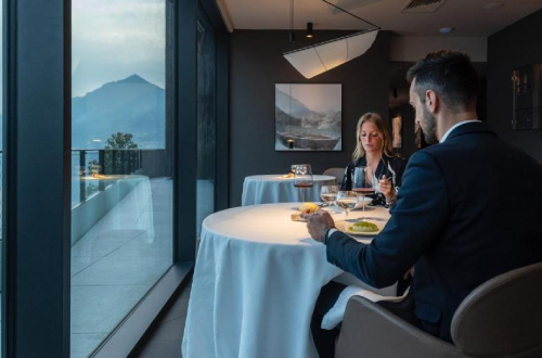 EALA-My-Lakeside-Dream-dining