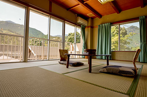 takada-greenland-shingu-wakayama-japan-koguchi-guestroom