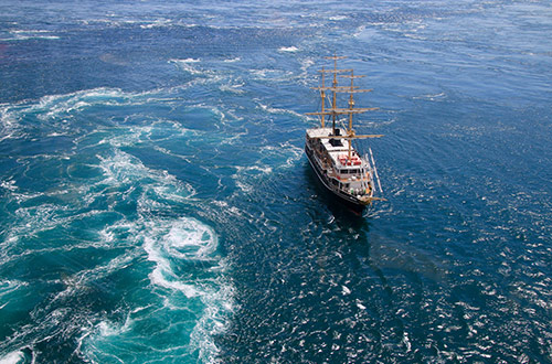 whirlpools-naruto-tokushima-japan