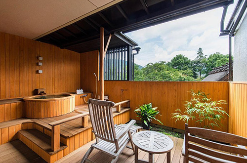 yufuin-hananosho-yufu-oita-japan-room