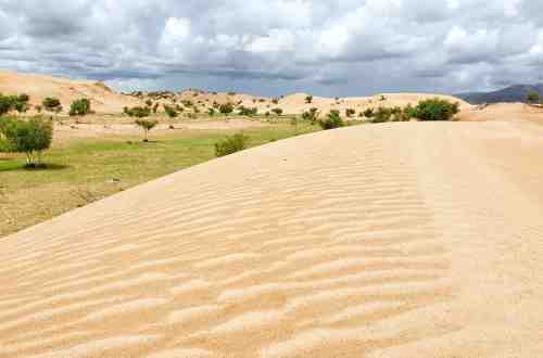 bayan-gobi-sand-dunes-mongolia