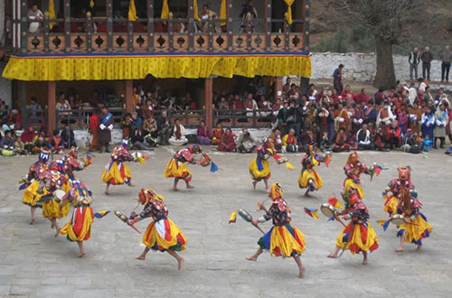 bhutan-festival-dancers