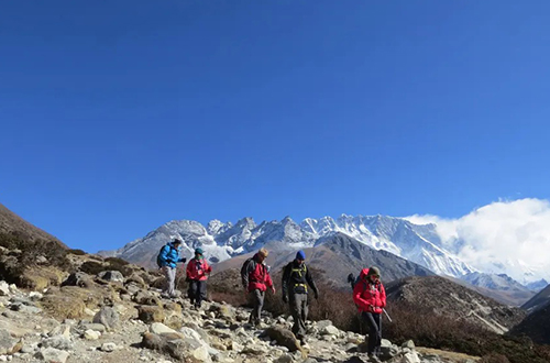 hiking-in-mount-everest