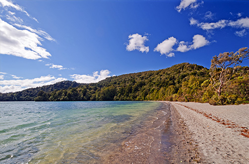 lake-rotopounamu-tongariro-national-park-new-zealand