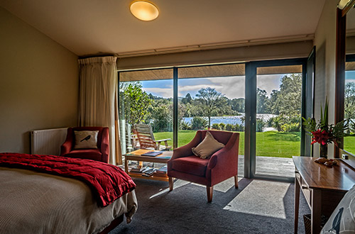 wilderness-lodge-lake-moeraki