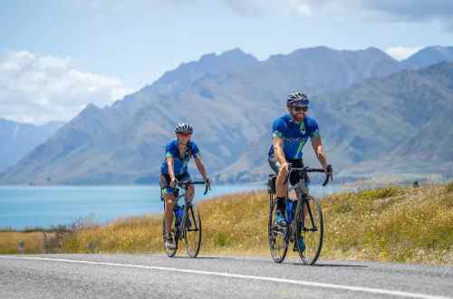 biking-coast-new-zealand-south-island