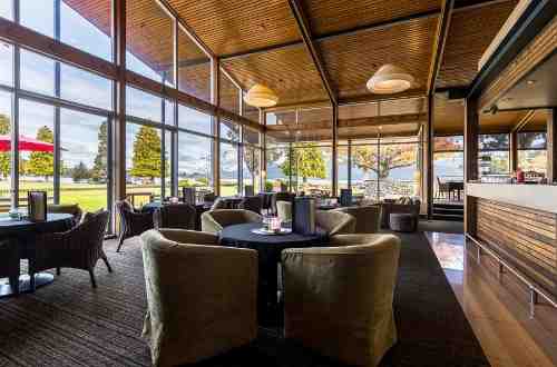 distinction-te-anau-hotel-villas-fiordland-new-zealand-dining