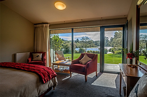 wilderness-lodge-lake-moeraki-new-zealand-room