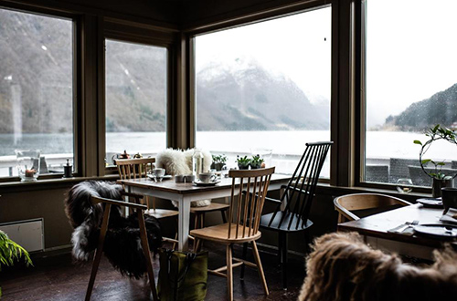 fjaerland-fjordstove-hotel-dining-restaurant