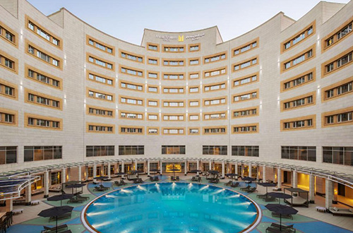 milennium-hotel-hail-pool