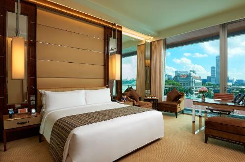 fullerton-bay-premier-room-singapore