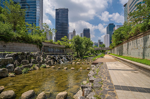 cheonggyecheon-seoul-south-korea
