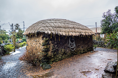 folk-village-jeju-island-south-korea