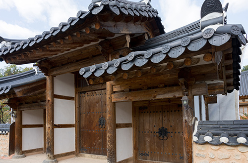 traditional-houses-jeonju-hanok-village-jeonju-south-korea