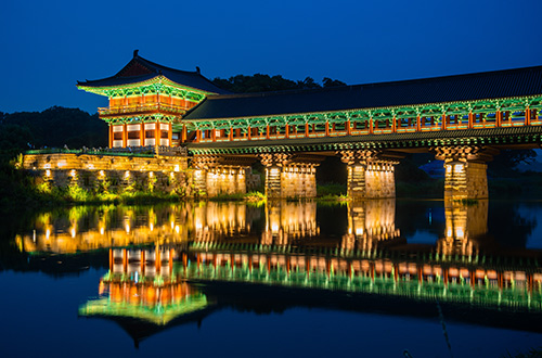 woljeonggyo-wooden-bridge-gyeongju-south-korea