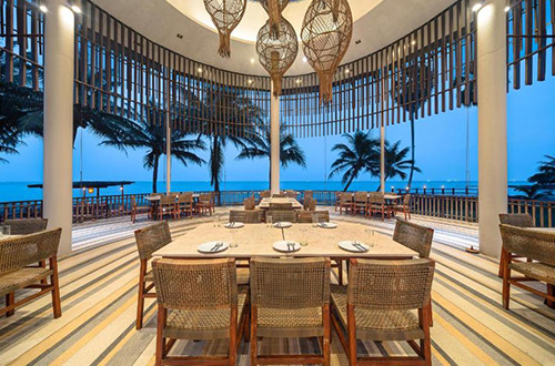 dining-restaurant-beachfront-bansaithong-beach-resort-prachuap-khiri-khan-thailand