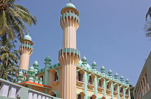 minarets-of-a-mosque-ashgabat-turkmenistan