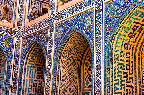 gur-e-amir-samarkand-uzbekistan-shutterstock2703090643