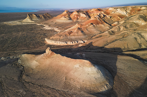 kyzylkum-desert-uzbekistan-shutterstock2660367987