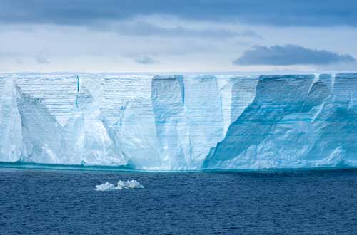 antartica-south-georgia-luxury-cruise-iceberg-scenery