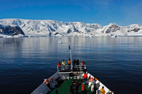 antartica-south-georgia-falkland-islands-cruise-iceberg-glaciers-excursions