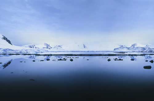 antartica-luxury-cruise-souht-shetlands-iceberg-pristine-landscape