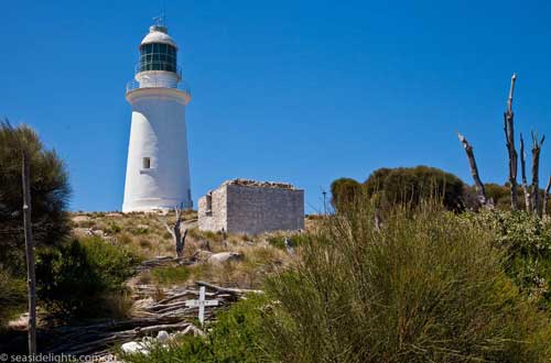 tasmania-cruise-Searle-Deal-Island-lighthouse-tasmania-australia