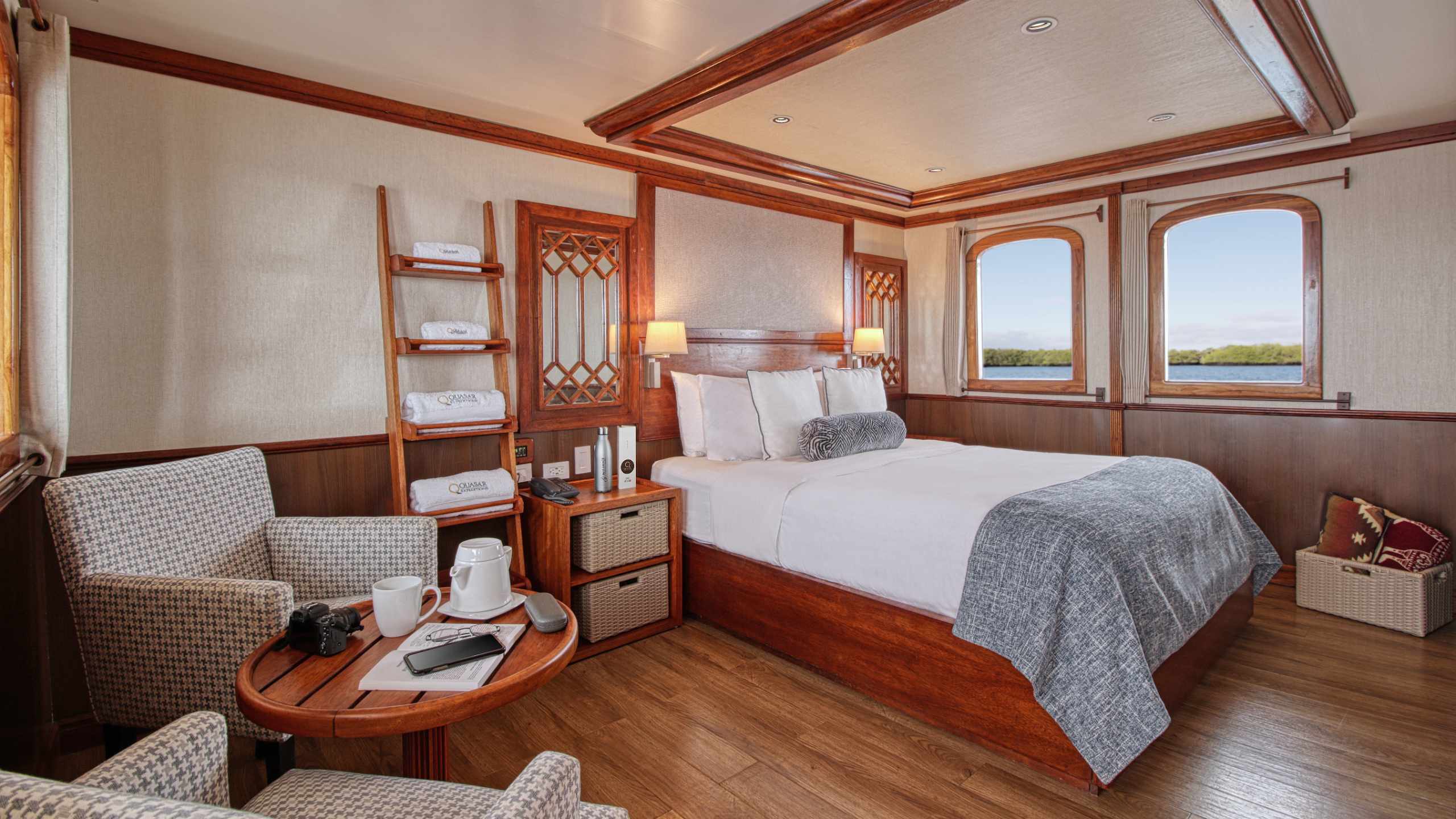 Grace-Yacht-Albert-Deck-Master-Suite-Cruise-Galapagos