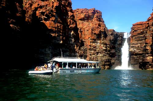 kimberley-western-australia-Xplorer-and-Zodiacs-King-George-Falls