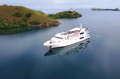 sydney-hobart-cruise-australia-coral-discoverer-drone-shot-tasmania