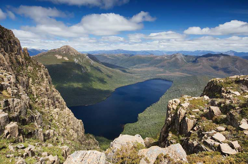 tasmania-walk-Lake-Pedder-Southwest-National-Park-mt-eliza