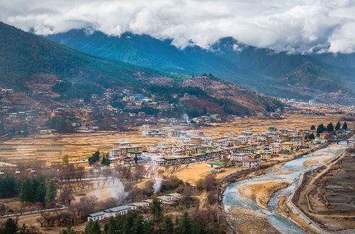bhutan-trekking-bhutan-luxury-holiday-bumdra-trek-bumdra-monastery-trek-tiger-nest-hike-taktsang-trek-paro-town-