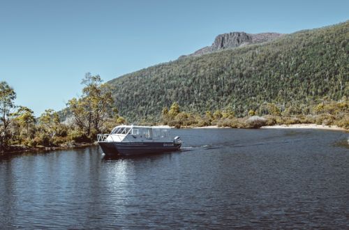 tasmania-central-highlands-overland-track-ferry-to-lake-st-clair-cradle-mountain-national-park