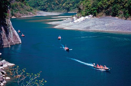 Kumano-gawa-River-Traditional-Boat-Ride