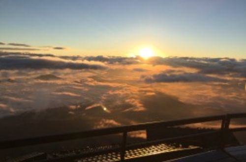 japan-tour-mt-fuji-hike-yoshida-trail-crater-walk-mt-fuji-sunrise-outlook