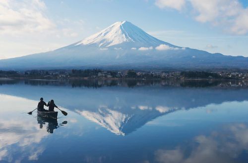 luxury-japan-walk-fuji-escape-lake-kawaguchi-canoeing-HOSHINOYA-Fuji