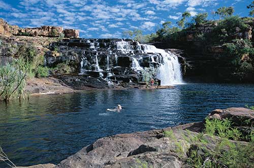 kimberley-western-australia-manning-gorge-waterfall-swimming