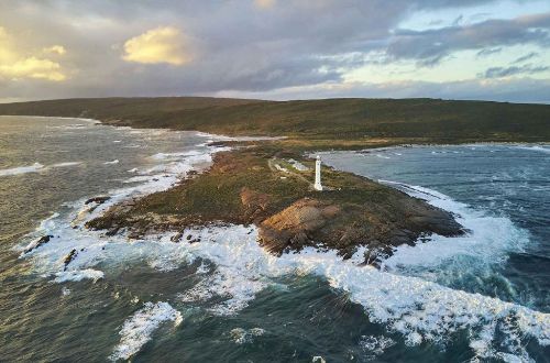cape-to-cape-track-Cape-Leeuwin-Lighthouse